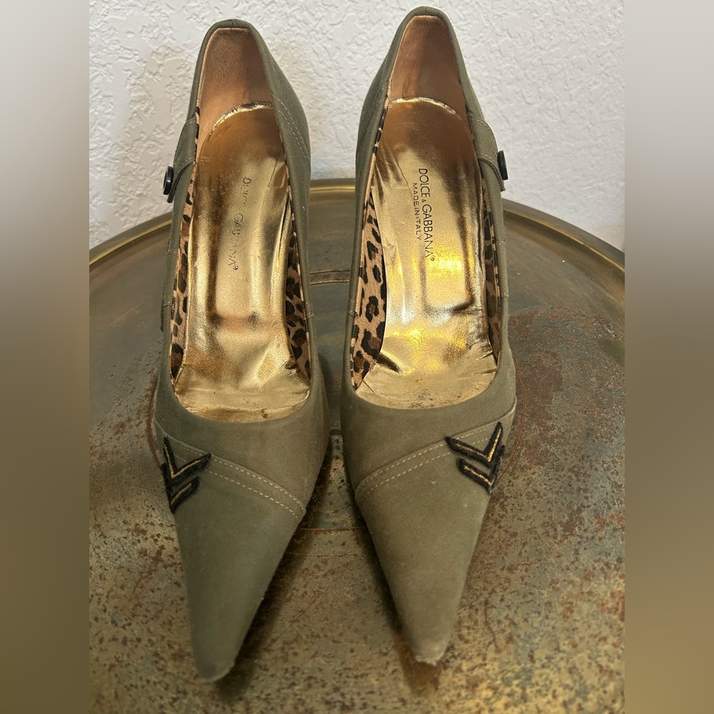 Rare DOLCE & GABBANA Hunter green heel army